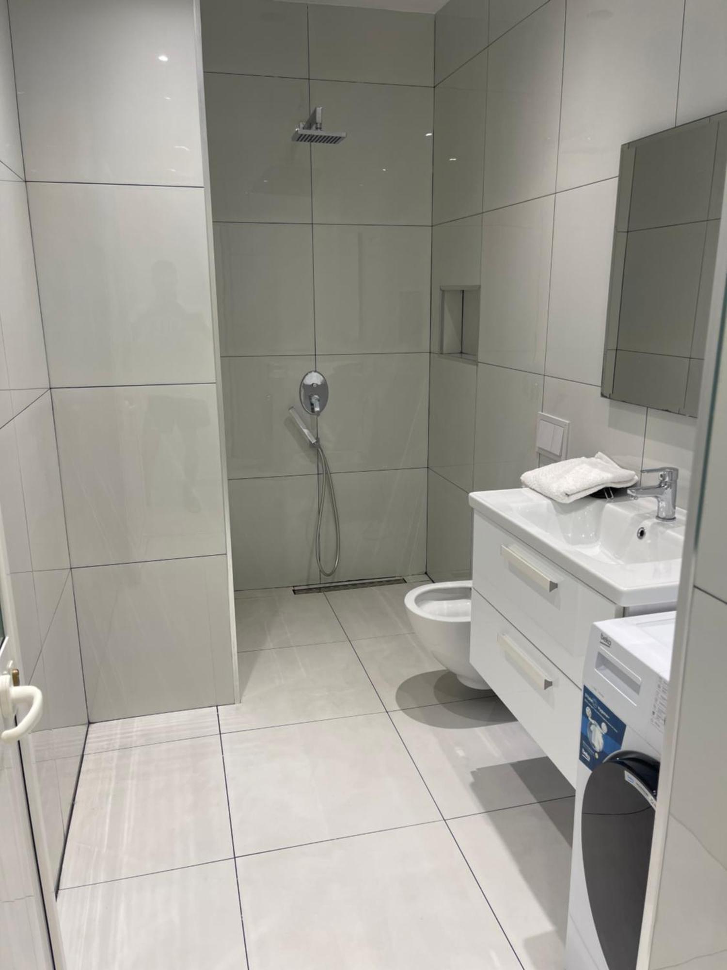 Franco Apartments Тирана Екстер'єр фото