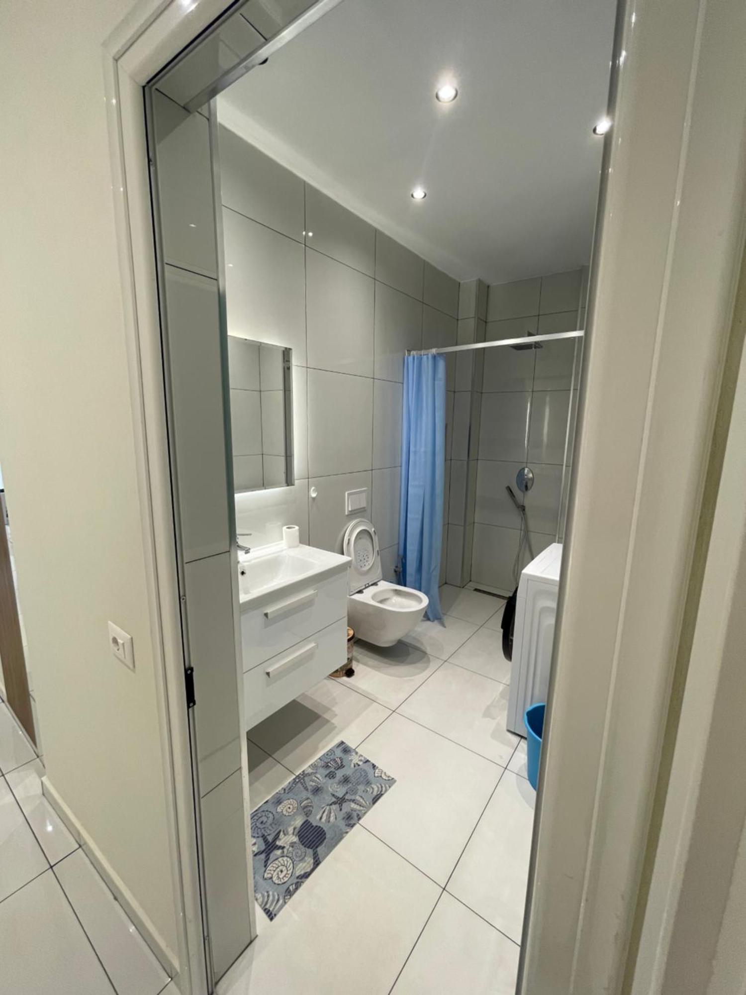 Franco Apartments Тирана Екстер'єр фото