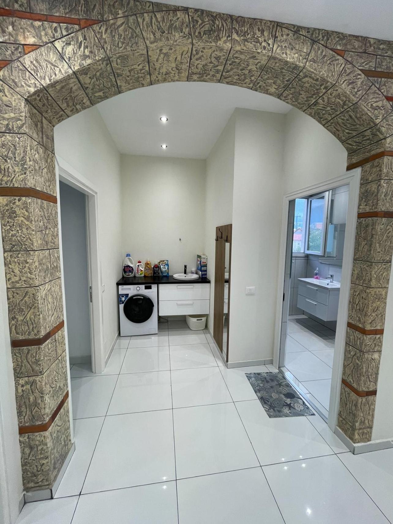 Franco Apartments Тирана Екстер'єр фото
