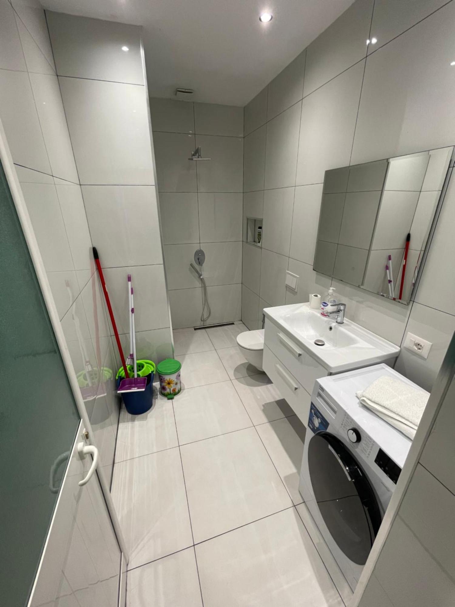 Franco Apartments Тирана Екстер'єр фото