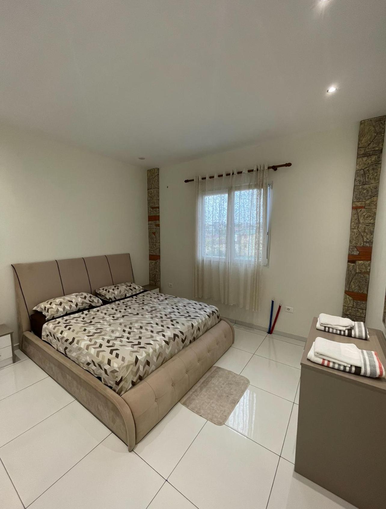 Franco Apartments Тирана Екстер'єр фото