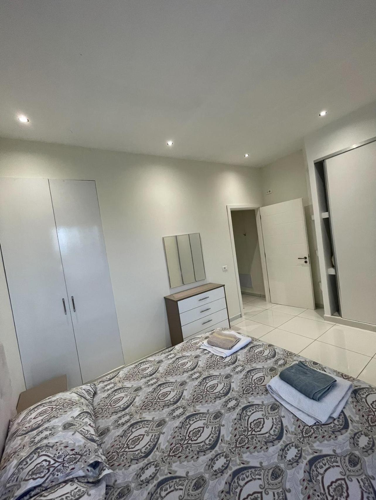 Franco Apartments Тирана Екстер'єр фото